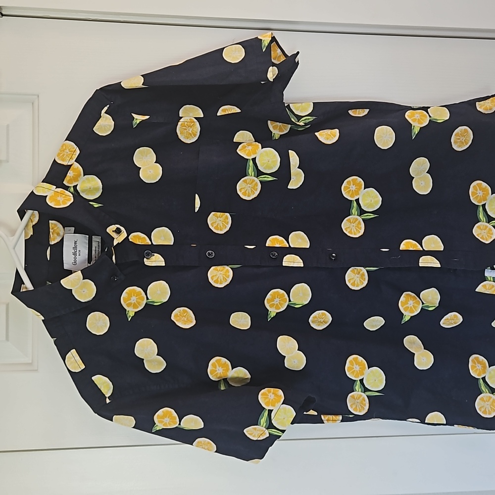 Men's size LG shirt
